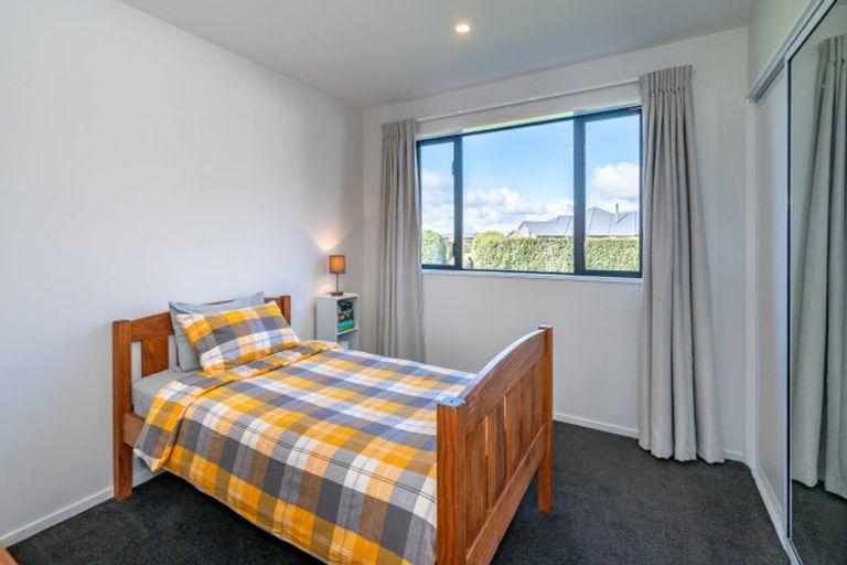 Photo of property in 14 Landsborough Drive, Darfield, 7571