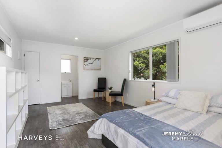 Photo of property in 12 Pimento Place, New Lynn, Auckland, 0600