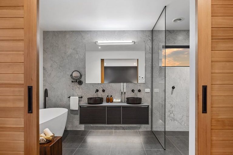 Photo of property in 9 Ridgelea Road, Long Bay, Albany, 0792