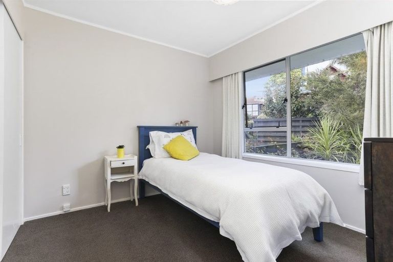 Photo of property in 2/31 Auld Street, Torbay, Auckland, 0630