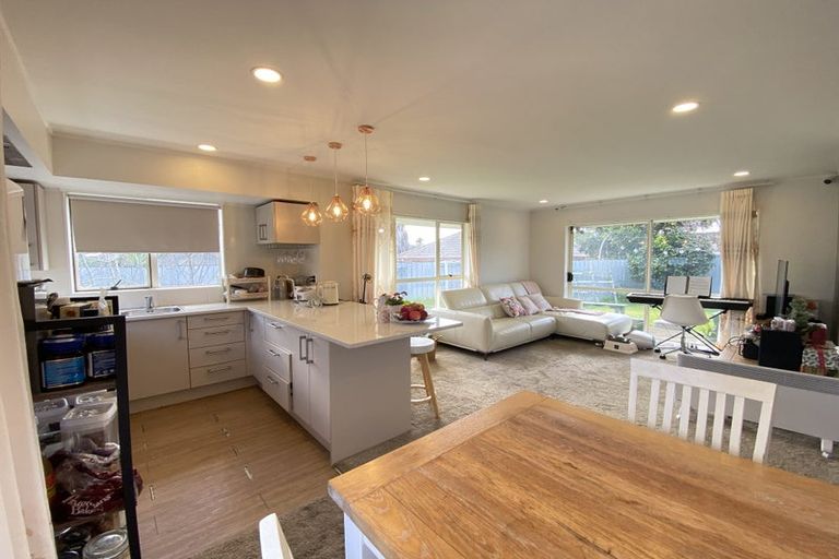 Photo of property in 15 Robin Brooke Drive, Flat Bush, Auckland, 2019