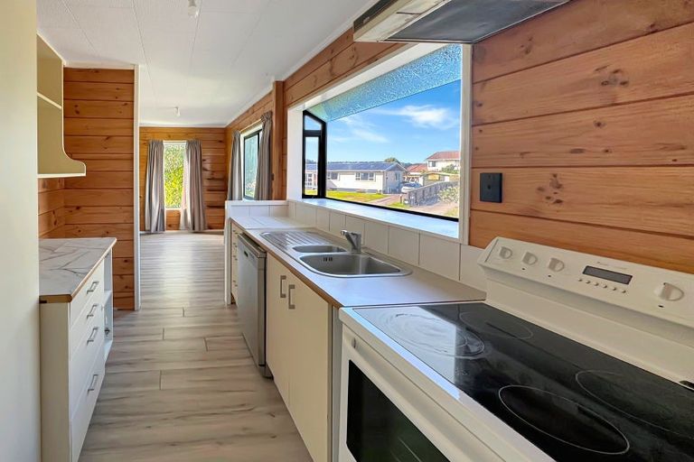 Photo of property in 6 Harrod Avenue, Foxton Beach, Foxton, 4815