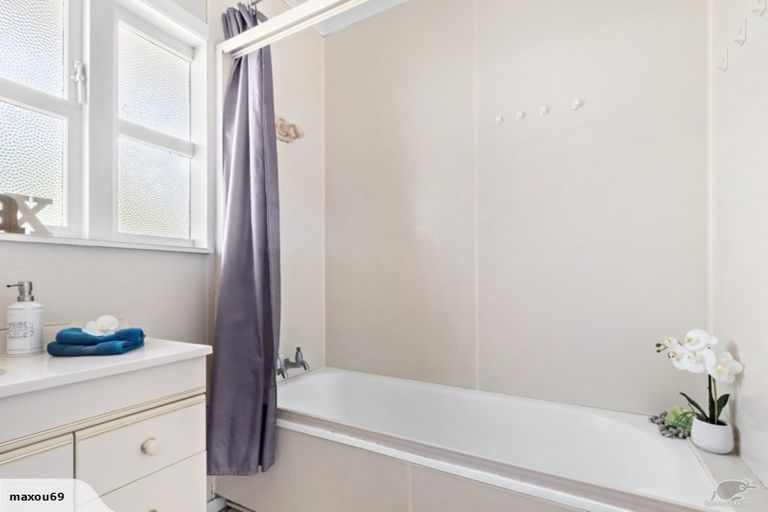 Photo of property in 10 Phillip Street, Pukekohe, 2120