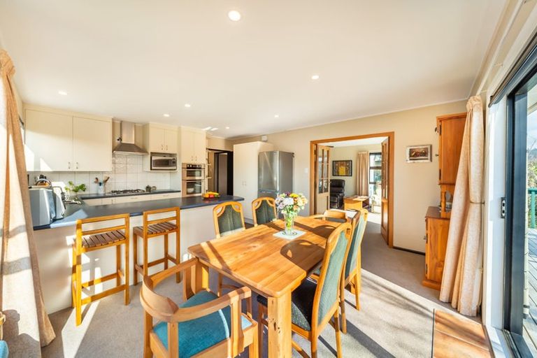 Photo of property in 4 Raynham Way, Silverstream, Upper Hutt, 5019