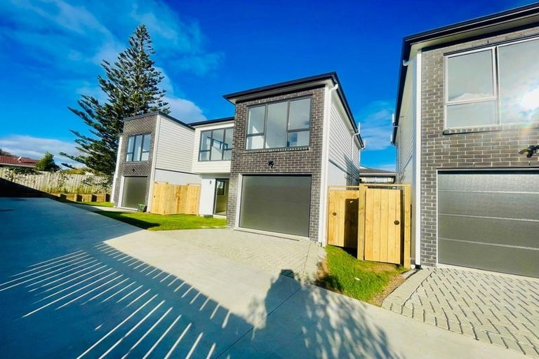 Photo of property in 8c Neems Place, Manurewa, Auckland, 2102