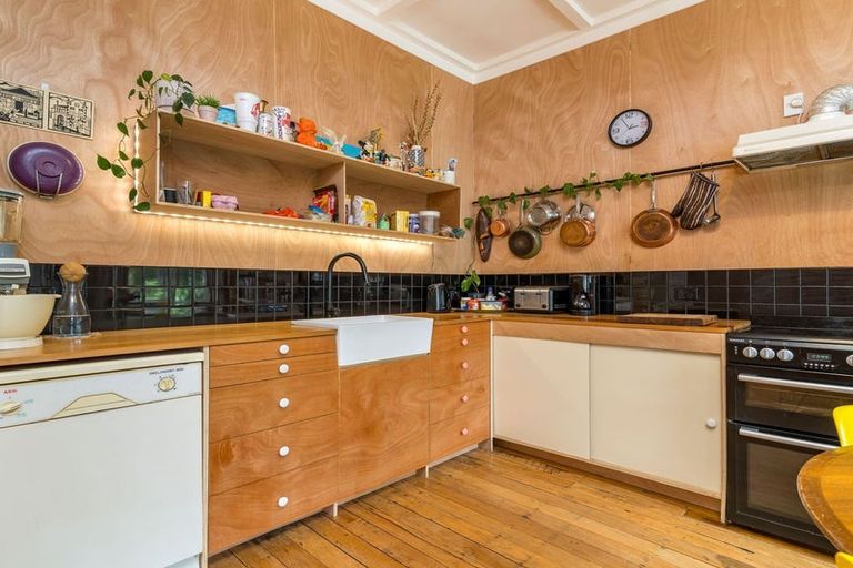 Photo of property in 395 South Road, Caversham, Dunedin, 9012