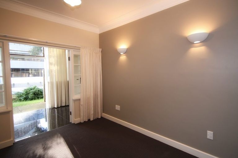 Photo of property in 20d Portland Crescent, Thorndon, Wellington, 6011