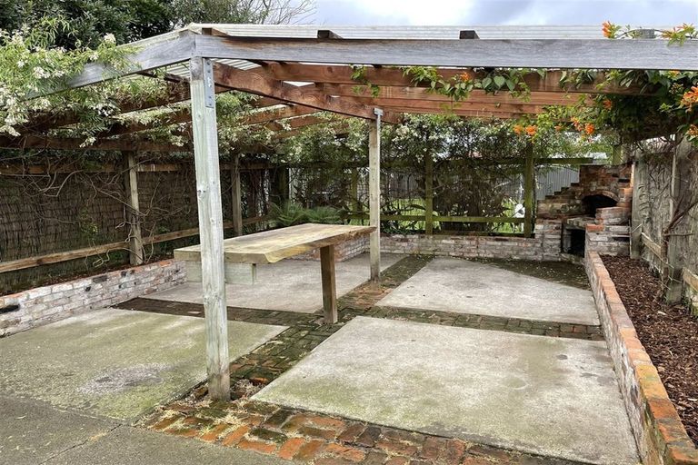 Photo of property in 19 Oxford Street, Marton, 4710