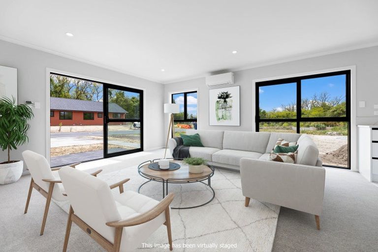 Photo of property in 4 Winnie Close, Acacia Bay, Taupo, 3330