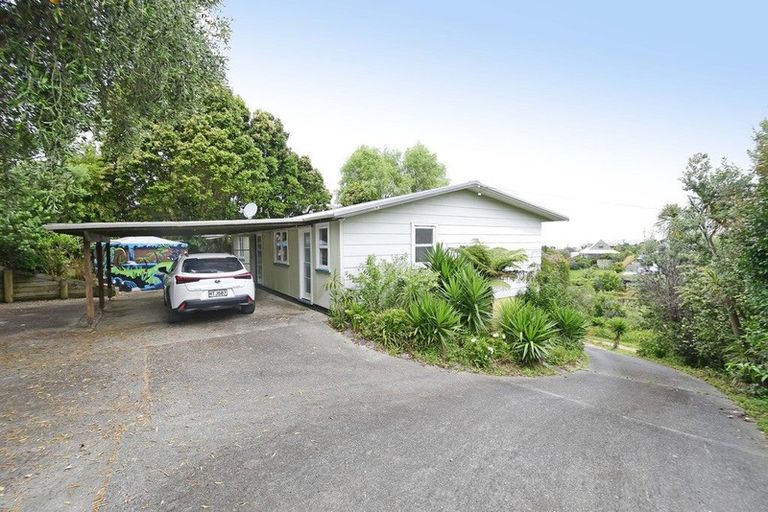 Photo of property in 37 Totara Road, Leigh, 0985