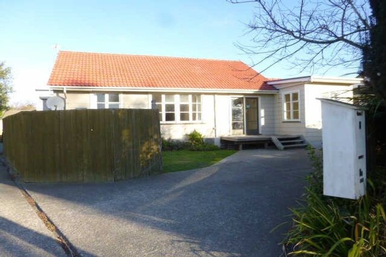 Photo of property in 1/8 Karamu Street, Upper Riccarton, Christchurch, 8041