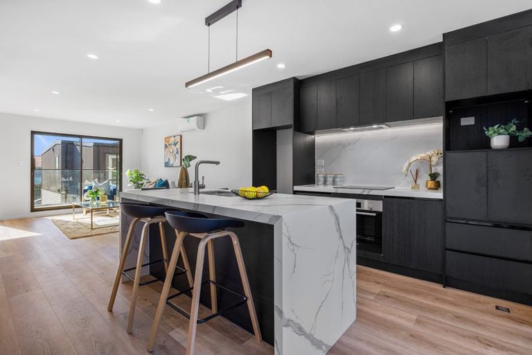 Photo of property in 10d Prince Regent Drive, Half Moon Bay, Auckland, 2012