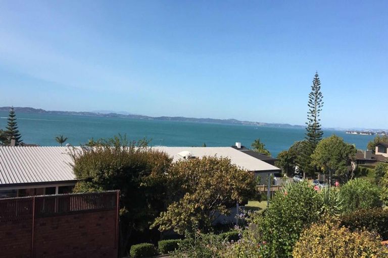 Photo of property in 1/10 Burford Place, Mellons Bay, Auckland, 2014