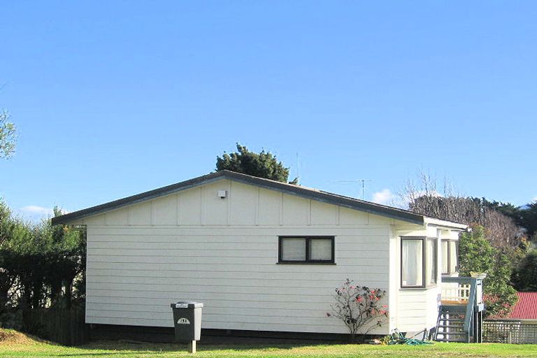 Photo of property in 19a Aorangi Road, Paraparaumu, 5032