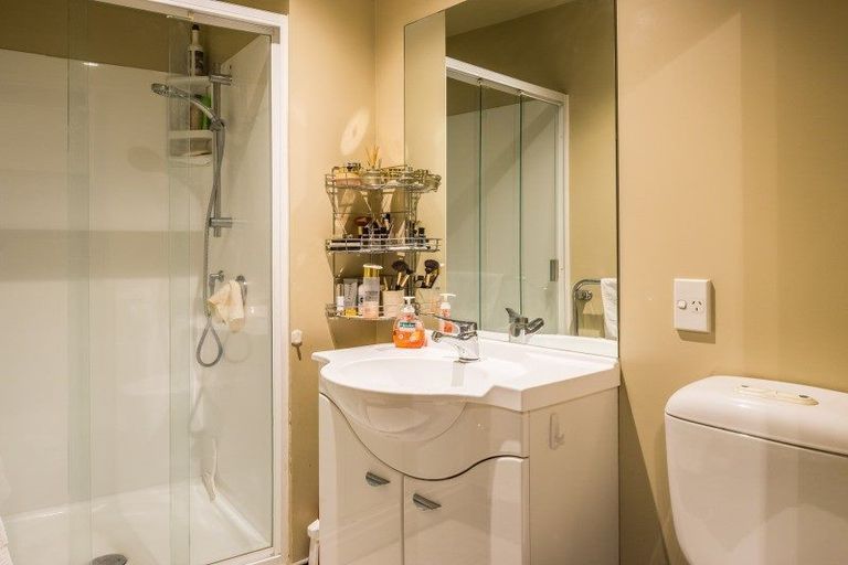 Photo of property in Atrium Towers, 1q/154 The Terrace, Wellington Central, Wellington, 6011