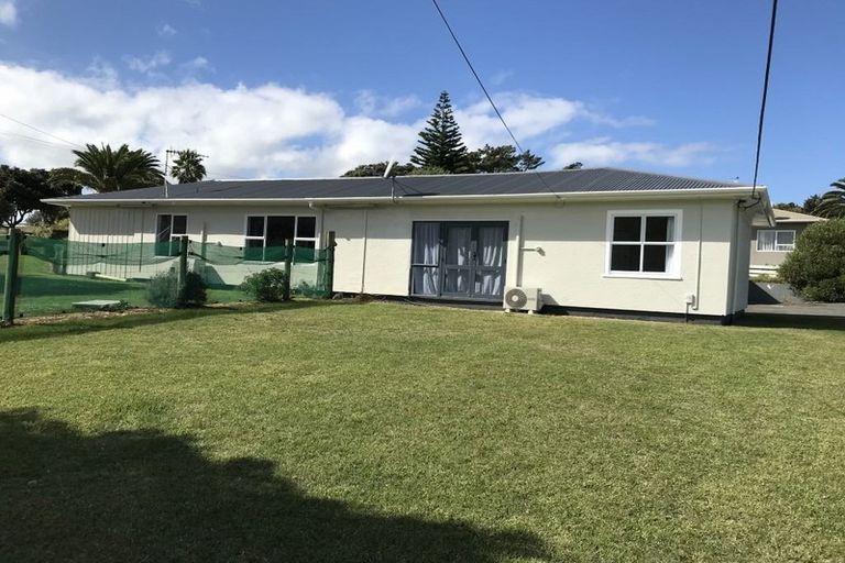 Photo of property in 48 Rangiora Street, Castlecliff, Whanganui, 4501