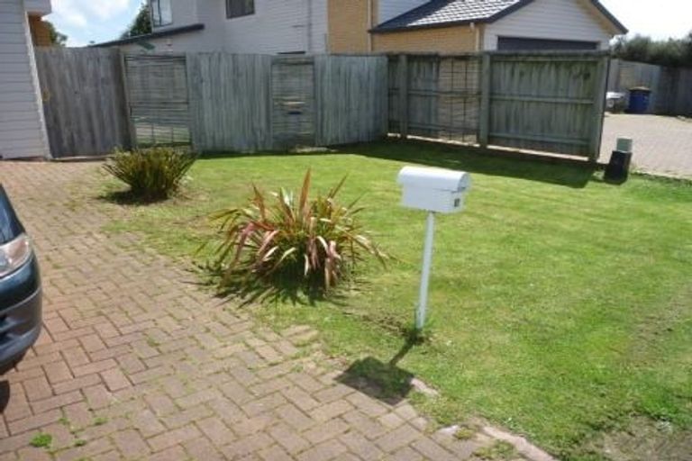 Photo of property in 57 Tiri Tiri Road, Birkdale, Auckland, 0626