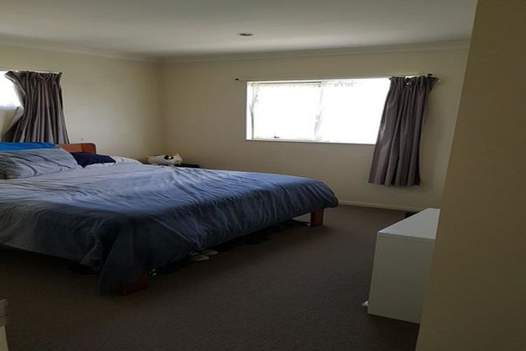 Photo of property in 16 Kauri Glen Road, Northcote, Auckland, 0627