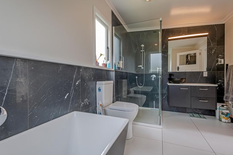 Photo of property in 58 Stanley Avenue, Palmerston North, 4414