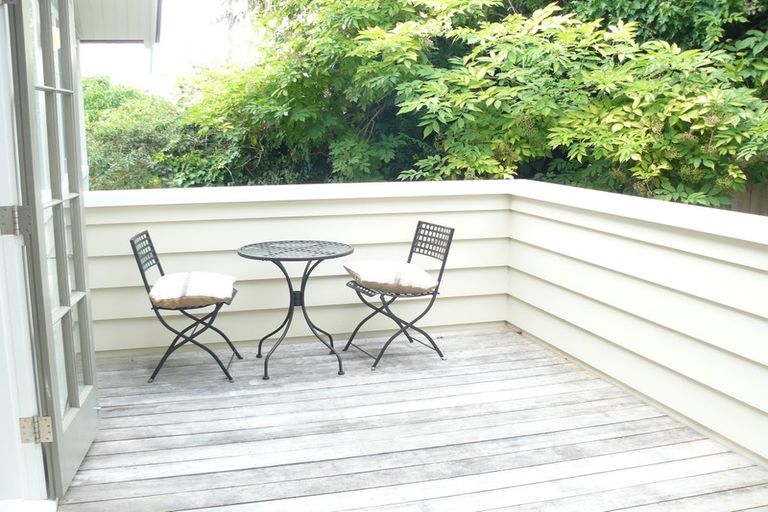 Photo of property in 20 Seabreeze Road, Narrow Neck, Auckland, 0624