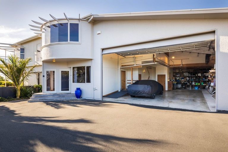 Photo of property in 50 Whiteley Street, Moturoa, New Plymouth, 4310