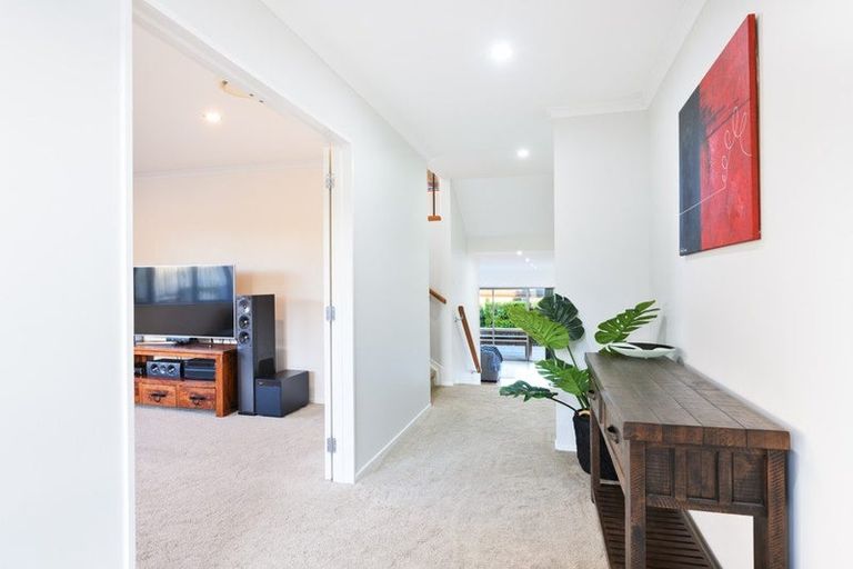 Photo of property in 31 Syrah Crescent, Ranui, Auckland, 0612