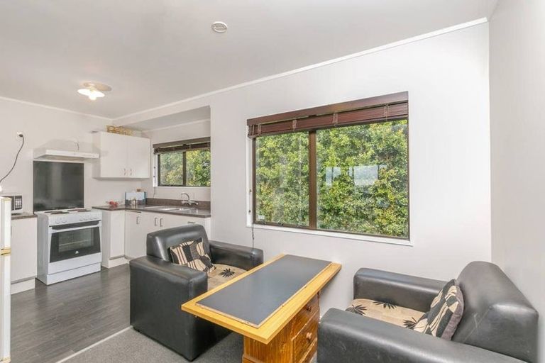 Photo of property in 14 Arde Place, Massey, Auckland, 0614
