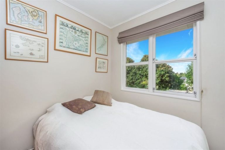 Photo of property in 99 Lake Crescent, Hamilton Lake, Hamilton, 3204