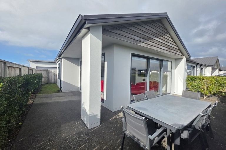 Photo of property in 76 Franks Way, Papamoa Beach, Papamoa, 3118