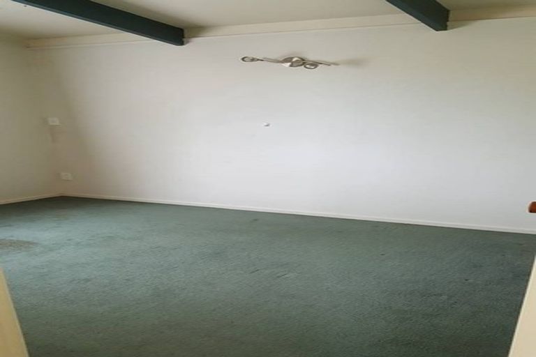 Photo of property in 774 East Coast Road, Oteha, Auckland, 0630