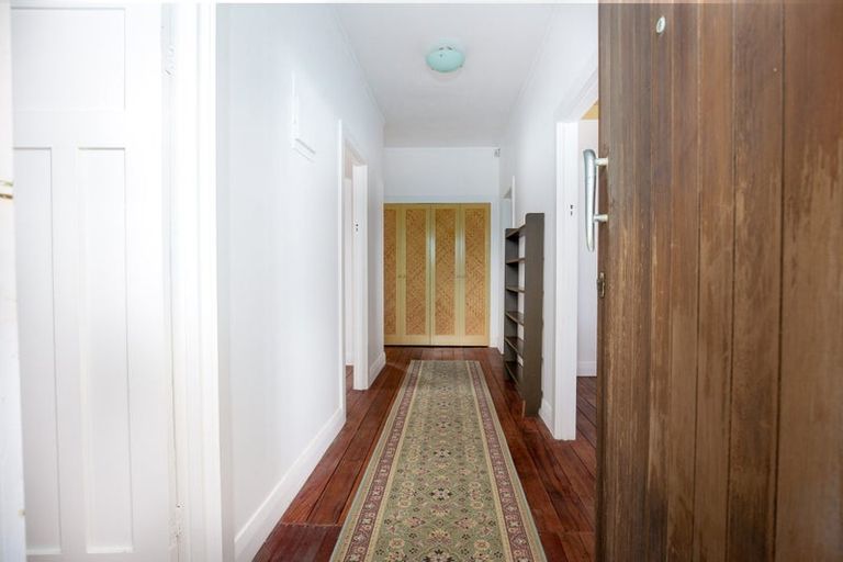 Photo of property in 21 Ocean View Road, Port Waikato, 2695