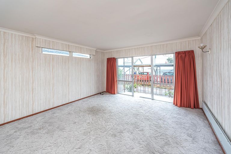 Photo of property in 3/5 Saint Leonard Street, Saint Johns Hill, Whanganui, 4501