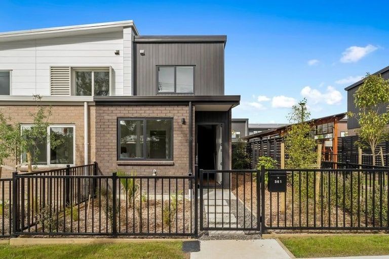 Photo of property in 361 Glengarry Road, Glen Eden, Auckland, 0602