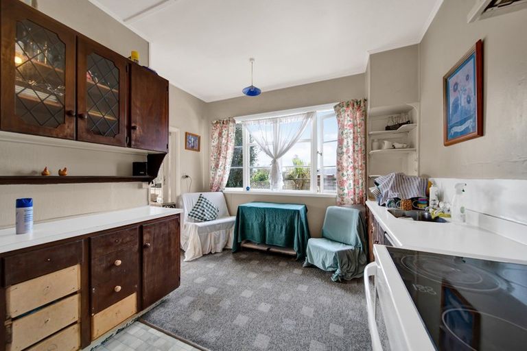 Photo of property in 12 Caledonia Street, Hawera, 4610