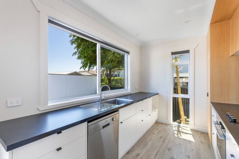 Photo of property in 130 Vivian Street, New Plymouth, 4310
