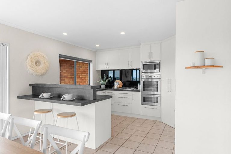 Photo of property in 4 Sunset Parade, Parua Bay, Whangarei, 0174