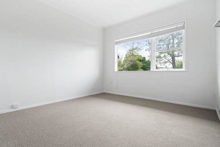 Photo of property in 46 Woodstock Road, Forrest Hill, Auckland, 0620