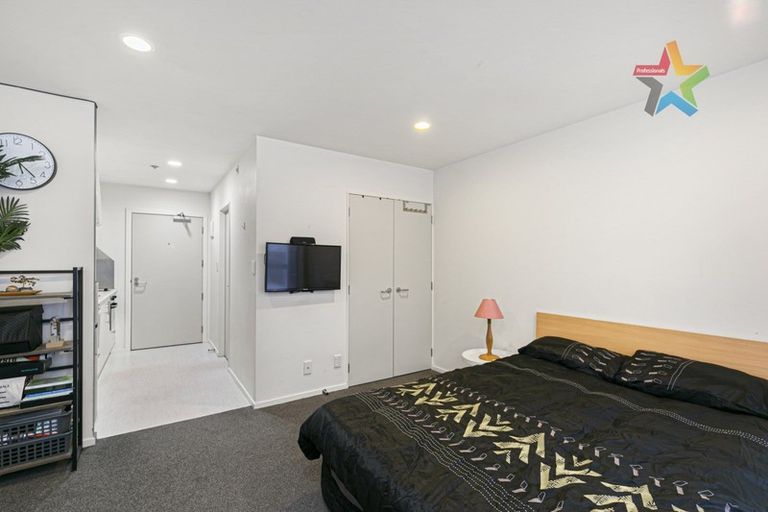 Photo of property in Gilmer Terrace Car Park, 310/9 Gilmer Terrace, Wellington Central, Wellington, 6011