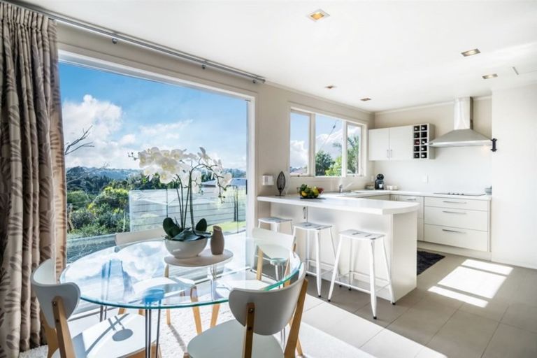 Photo of property in 8 Catrina Avenue, Birkenhead, Auckland, 0626