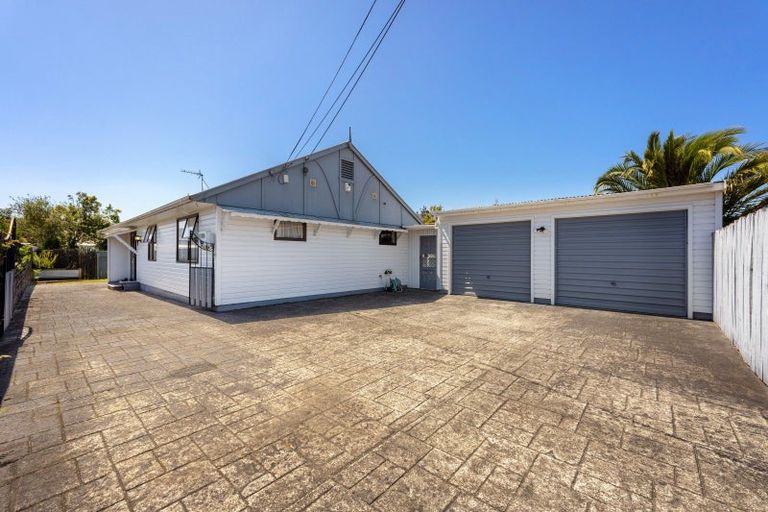 Photo of property in 2/10 Wilford Street, Wallaceville, Upper Hutt, 5018