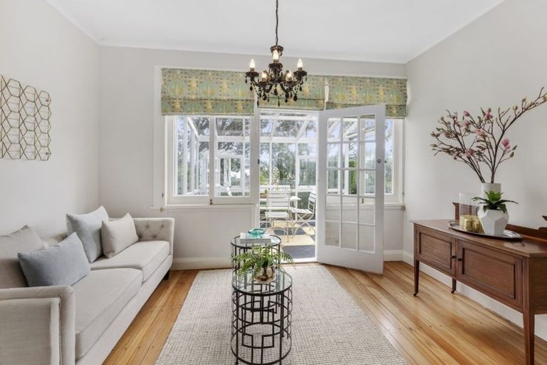 Photo of property in 2 Cluny Avenue, Kelburn, Wellington, 6012