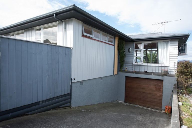 Photo of property in 12 Maple Grove, Kingston, Wellington, 6021