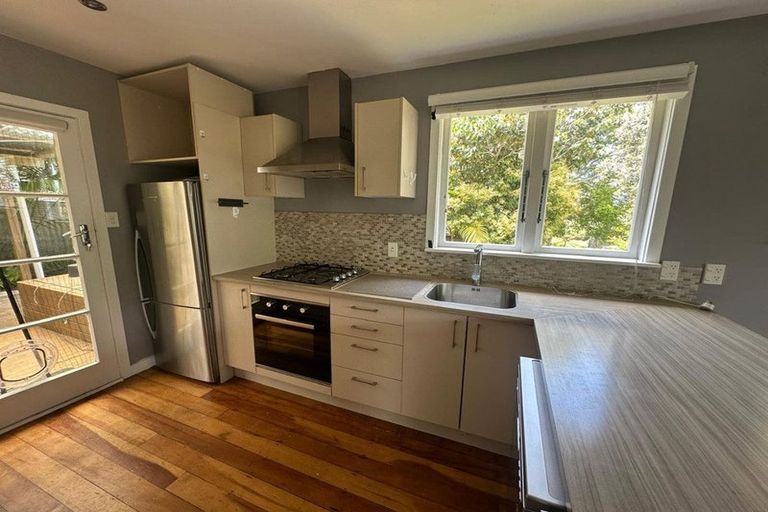 Photo of property in 1/19a Park Road, Glenfield, Auckland, 0629