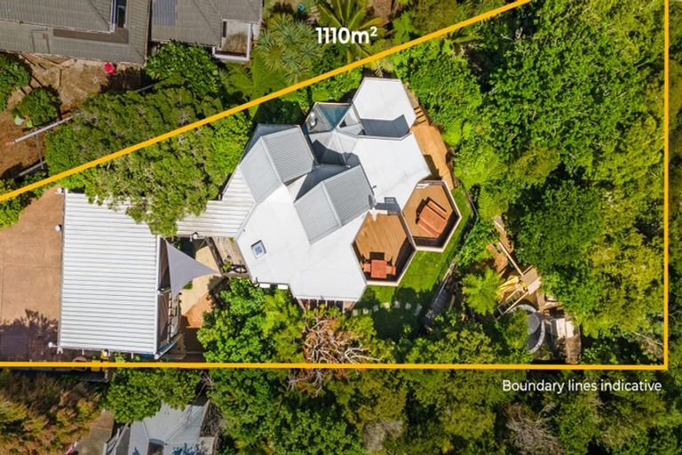 Photo of property in 19 Park Rise, Campbells Bay, Auckland, 0630