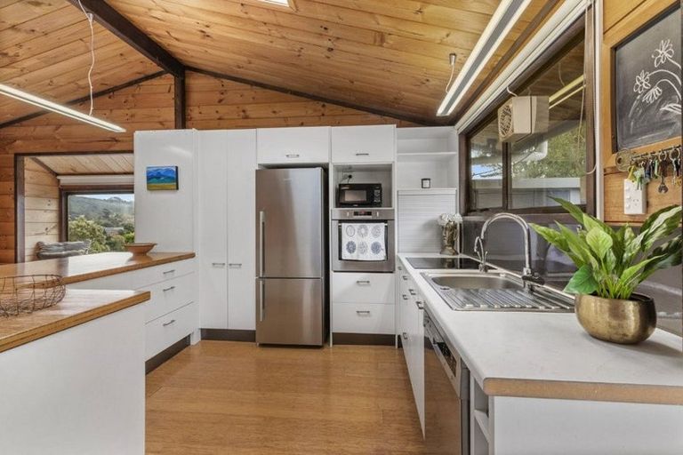 Photo of property in 16 Apple Terrace, Ranui, Porirua, 5024