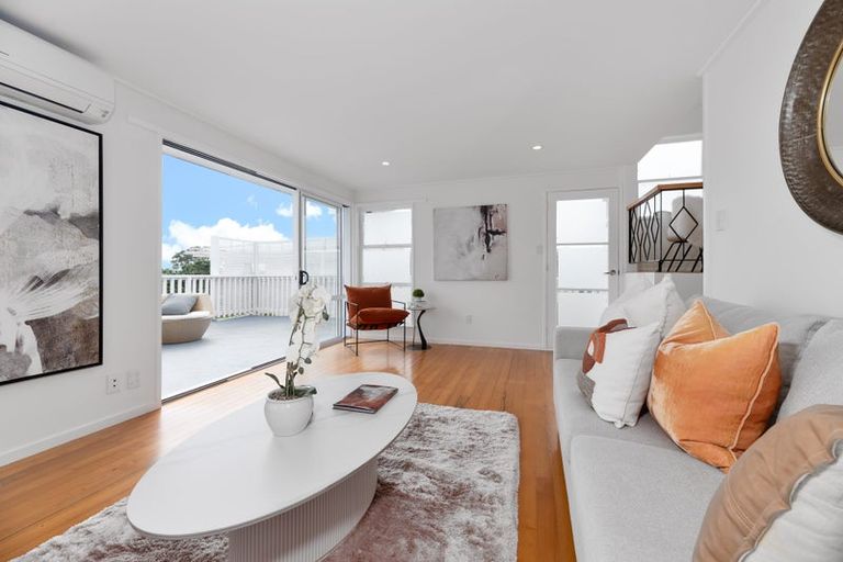 Photo of property in 8 Hauraki Crescent, Pinehill, Auckland, 0632