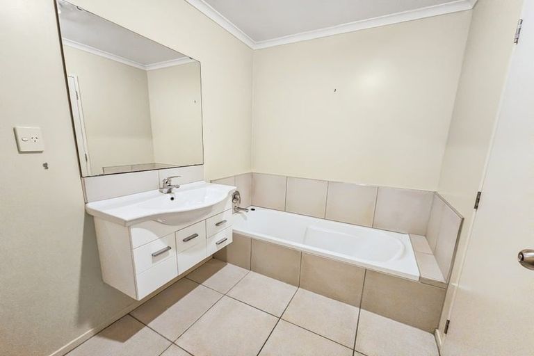 Photo of property in 22 Figaro Crescent, Takanini, 2112