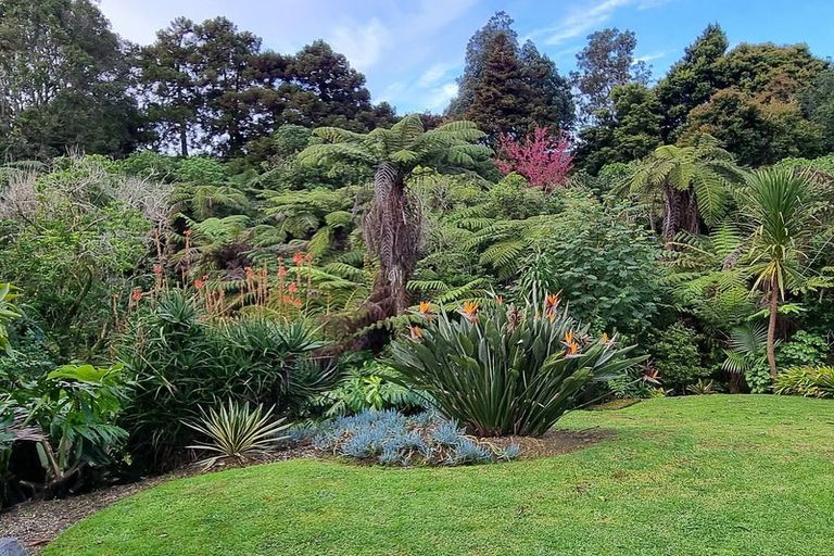 Photo of property in 28 Judkins Crescent, Cockle Bay, Auckland, 2014