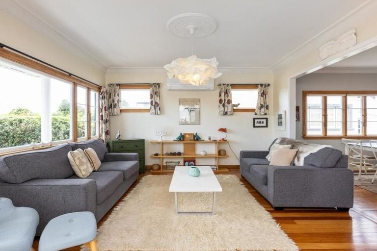 Photo of property in 1111a Heretaunga Street East, Parkvale, Hastings, 4122