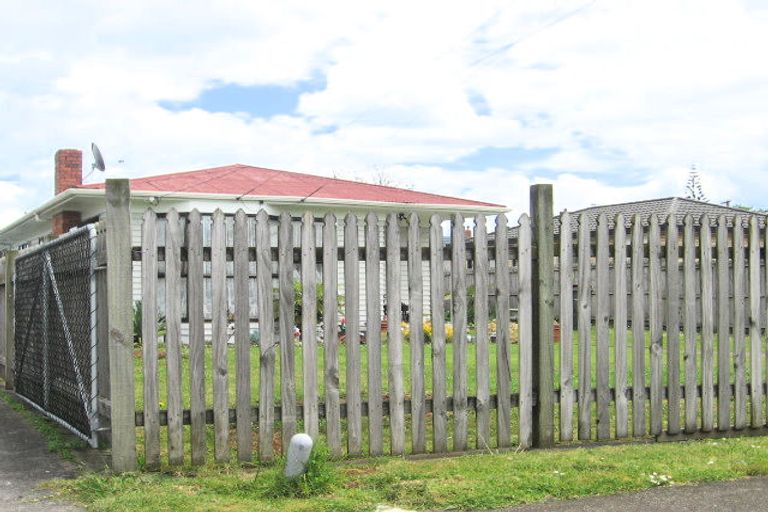 Photo of property in 107 Kenderdine Road, Papatoetoe, Auckland, 2025